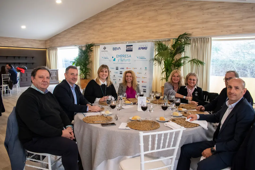 Xisco Mulet, Biel Llobera, Mar Nicolau, Magda Ramis, Aina Femenias, Maria Garau, Miquel Ramis y Luis Pol.