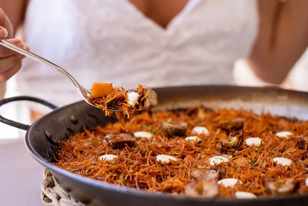 La oferta gastron&oacute;mica, dirigida por el chef Santi Taura, es uno de los puntos fuertes del hotel.