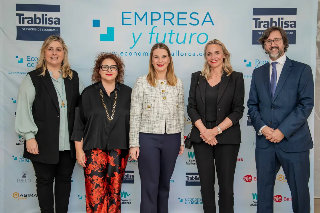 Mar Nicolau, Maria Jos&eacute; Aguil&oacute;, Marga Prohens, Maria Frontera y Tomeu Garcies.