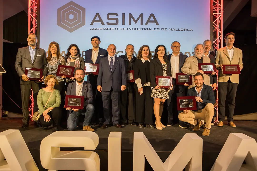 Foto de grupo de todos los homenajeados por Asima en esta edici&oacute;n.