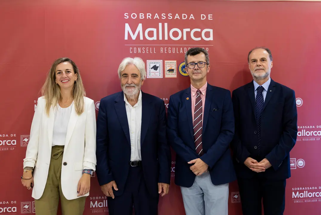 Mar&iacute;a Luisa Nu&ntilde;o L&oacute;pez,  Andreu Palou, Javier Mat&eacute; Caballero y Vincenzo Carrozzino.