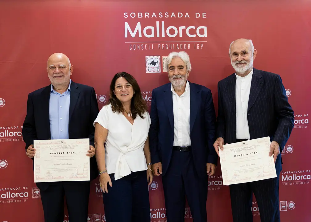 Sebasti&agrave; Cruellas, Ant&ograve;nia M&ordf; Torres, Andreu Palou, y Antoni Pinya