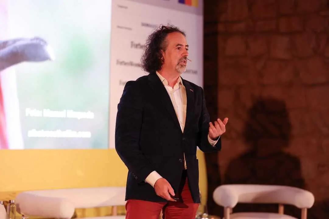 FORBES SUMMIT 25 NOV 41