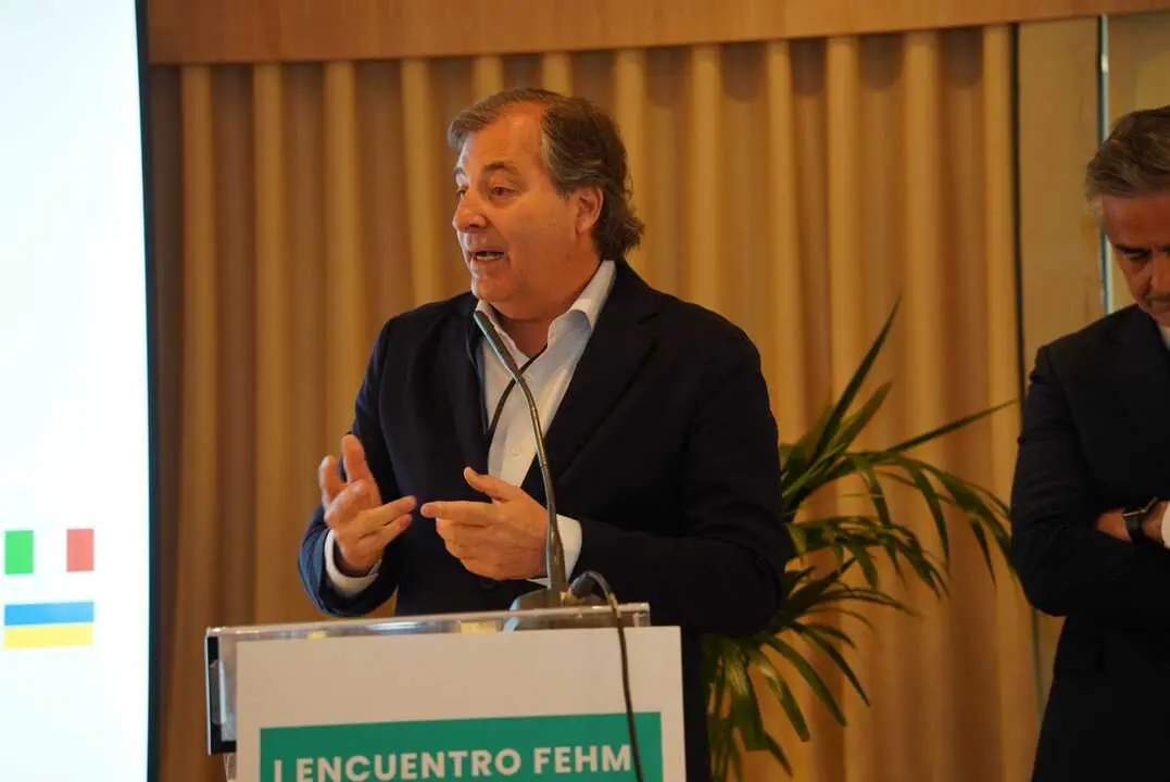 Guillermo Dezcallar, consul de Estonia y presidente de la comisi&oacute;n de Cultura