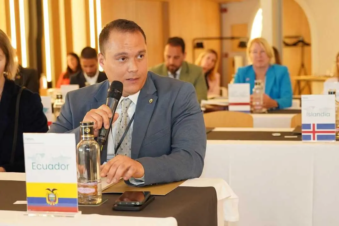El consul de Ecuador, Jos&eacute; Rend&oacute;m