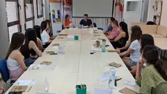 Imagen de la bienvenida oficial a las personas seleccionadas. (Ajuntament de Calvi&agrave;)