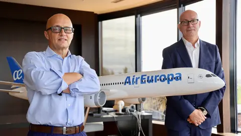 Jes&uacute;s Nu&ntilde;o de la Rosa, CEO  y Richard Clark, director general de Air Europa.