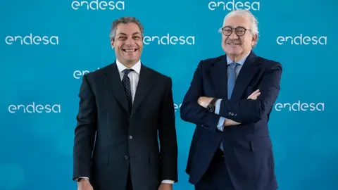 Jos&eacute; Bogas, consejero delegado de Endesa (derecha) y Luca Passa, director general econ&oacute;mico-financiero.