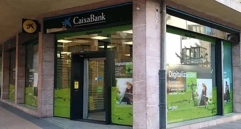  Los agricultores y ganaderos podr&aacute;n tramitar la PAC 2023, a partir del 1 de marzo, en las m&aacute;s de 1.501 oficinas rurales de CaixaBank. (Archivo) 