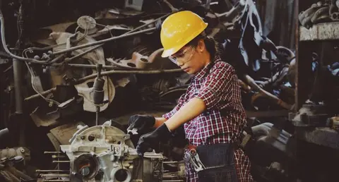  Con respecto al empleo en el sector, Sernauto lo ha cifrado en 329.950 personas. 