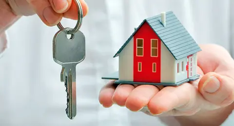  El capital prestado para comprar vivienda se situ&oacute; en 3.704,8 millones de euros (Archivo). 