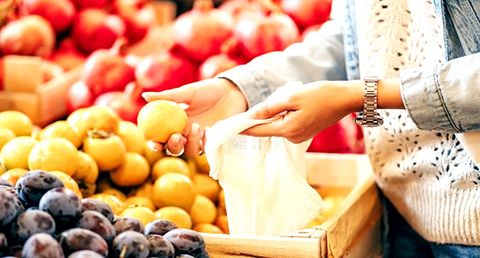  El 54% de los espa&ntilde;oles ha recortado su gasto en alimentaci&oacute;n y bebidas (Archivo). 