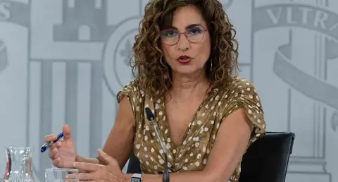 La ministra de Hacienda y Funci&oacute;n P&uacute;blica, Mar&iacute;a Jes&uacute;s Montero, explica los acuerdos adoptados en el Consejo de Ministros.  
