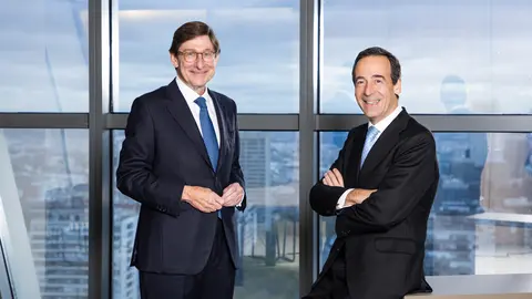 os&eacute; Ignacio Goirigolzarri, presidente de CaixaBank, y Gonzalo Gort&aacute;zar, consejero delegado de la entidad.