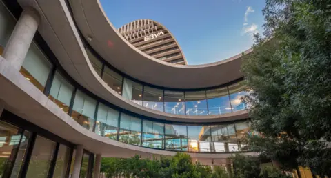  En total, BBVA ha movilizado 169.000 millones de euros en negocio sostenible desde 2018 y hasta junio de 2023.  