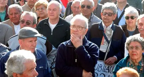 La pensi&oacute;n media de jubilaci&oacute;n fue de 1.375,7 euros (Archivo). 
