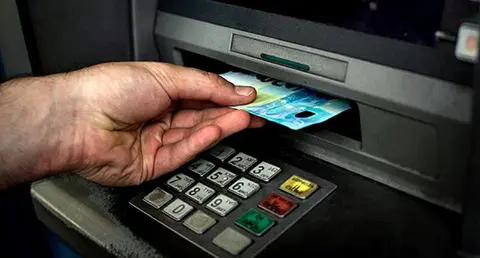  En el &uacute;ltimo a&ntilde;o (de julio de 2022 a julio de 2023) la merma de esos dep&oacute;sitos ha sido de unos 12.600 millones, lo que supone un descenso del 1,3%. (Archivo) 