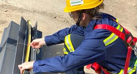  Los mayores aumentos anuales del coste laboral total en el segundo trimestre se dieron en industrias extractivas.  