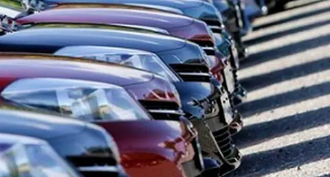  El informe revela, tras analizar 4,5 millones de utilitarios que circulan por Espa&ntilde;a, que 2,7 millones de autom&oacute;viles han pasado por varias manos. (Archivo) 