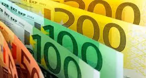  La previsi&oacute;n de deuda de la AIReF est&aacute; por debajo tanto del dato de cierre de 2022 (113,2% del PIB) como de la estimaci&oacute;n del Gobierno para este a&ntilde;o (111,9% del PIB). 