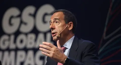  El consejero delegado de CaixaBank, Gonzalo Gort&aacute;zar.  