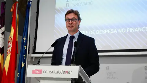 Antoni Costa es el vicepresident y conseller de Hacienda.