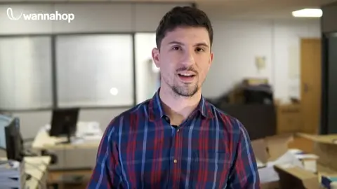 Lluis Clar es el CEO de la empresa de telecomunicaciones Wannahop.