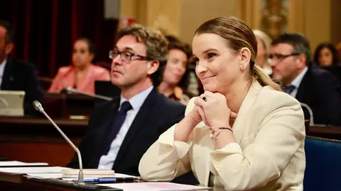 La presidenta Prohens con el conseller de Econom&iacute;a, Toni Costa.