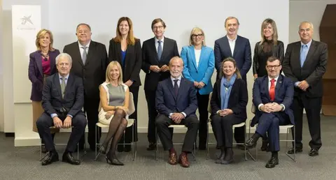  El Comit&eacute; Consultivo incorpora adem&aacute;s tres nuevos miembros Fernando Mar&iacute;a Sainz de la Maza (Catalunya), N&uacute;ria Torras Crespo (Catalunya) y Juan Dionisio Gonz&aacute;lez Mart&iacute;nez (Andaluc&iacute;a). 