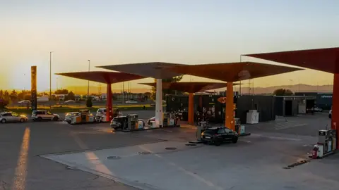  La multinacional ha rechazado "rotundamente" el expediente abierto por la CNMC y ha insistido en que "ha hecho un enorme esfuerzo para ayudar a sus clientes a trav&eacute;s de descuentos". (Archivo) 