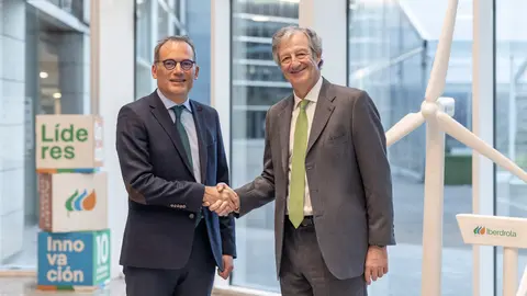  El cr&eacute;dito se enmarca en la alianza firmada en mayo del a&ntilde;o pasado y est&aacute; vinculado a la reducci&oacute;n de emisiones contaminantes y a ampliar la capacidad renovable de Iberdrola. 