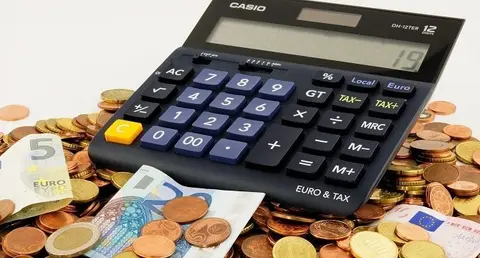  Bruselas pide al Gobierno medidas para que el sistema fiscal sea "m&aacute;s efectivo y moderno". (Archivo) 