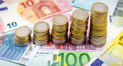  Imagen de dinero. (Archivo) 
