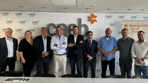 Imagen de la nueva junta directiva de CAEB Restauraci&oacute;n.