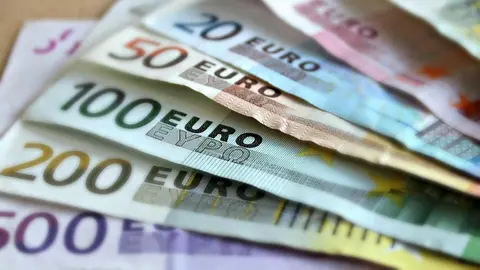 Imagen de dinero. (Imagen de martaposemuckel en Pixabay)