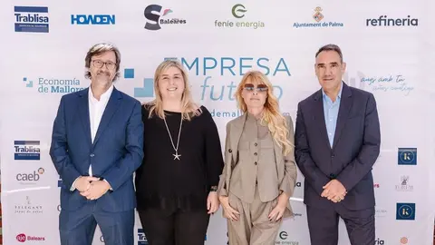 Los editores de EDM, Tomeu Garcies y Mar Nicolau con Cayetana Guill&eacute;n-Cuervo y el presidente de S&eacute;ptima Media, Alejandro Saman&eacute;s.