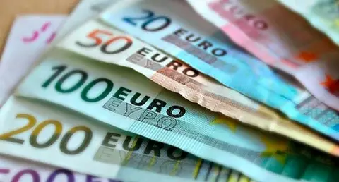  Imagen de dinero. (Archivo) 