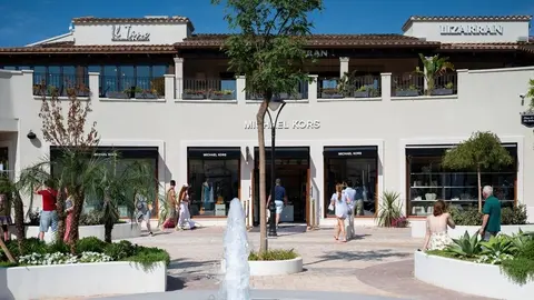 Premium Plaza de Mallorca Fashion Outlet. (Mallorca Fashion Outlet)