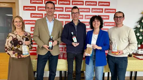 Momento del tradicional brindis de Navidad. (Pimem)