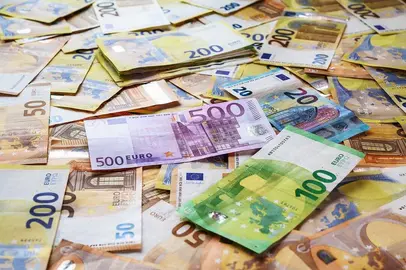  Fotograf&iacute;a de dinero. (Imagen de Willfried Wende en Pixabay) 