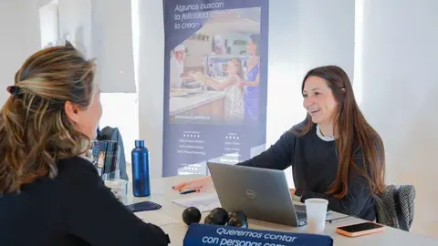 Entrevista de trabajo de PalmaActiva para Zafiro Hotels. (Ajuntament Palma)