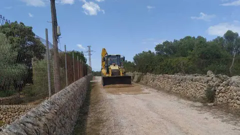 Ayuntamiento de Marratx&iacute; rehabilita varios
caminos rurales de Son Ametler y Sa Comuna