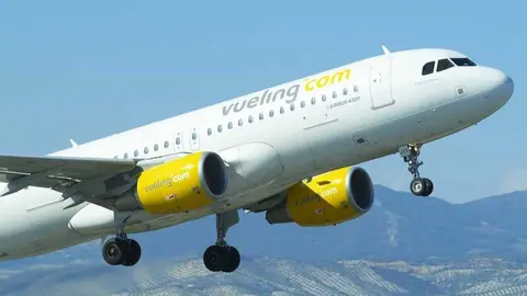 Avi&oacute;n de la compa&ntilde;&iacute;a Vueling.