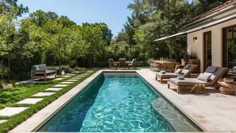 Imagen de una vivienda con piscina. (pisos.com)