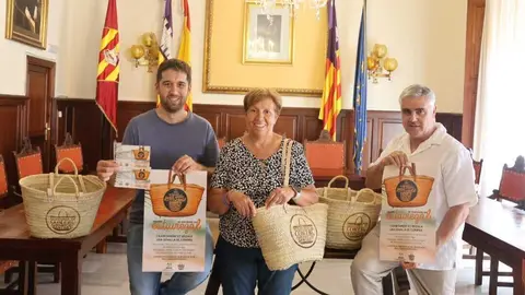 Imagen de la presentaci&oacute;n de la campa&ntilde;a. (Ayuntamiento de Santany&iacute;)