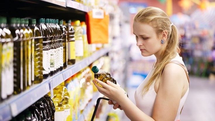 El aceite de oliva virgen extra se ha encarecido un 69% de media en los  supermercados a lo largo del último año