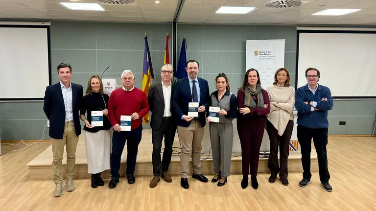 Presentaci&oacute;n del programa de relevo en negocios