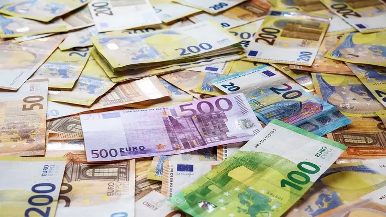  Fotograf&iacute;a de dinero. (Imagen de Willfried Wende en Pixabay) 