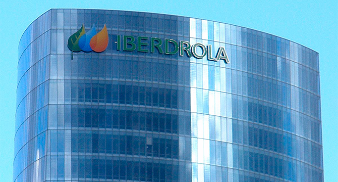 <p> Iberdrola firma una bajada del 14% experimentada en los resultados de España (Archivo). </p>