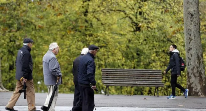  El gasto en pensiones roza los 11.000 millones en diciembre, un 6,5 % m&aacute;s. 